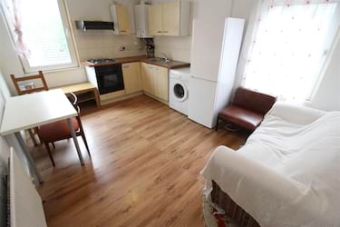 2 bed house, Lochaber Street, Cardiff, Cardiff, CF24 3LS